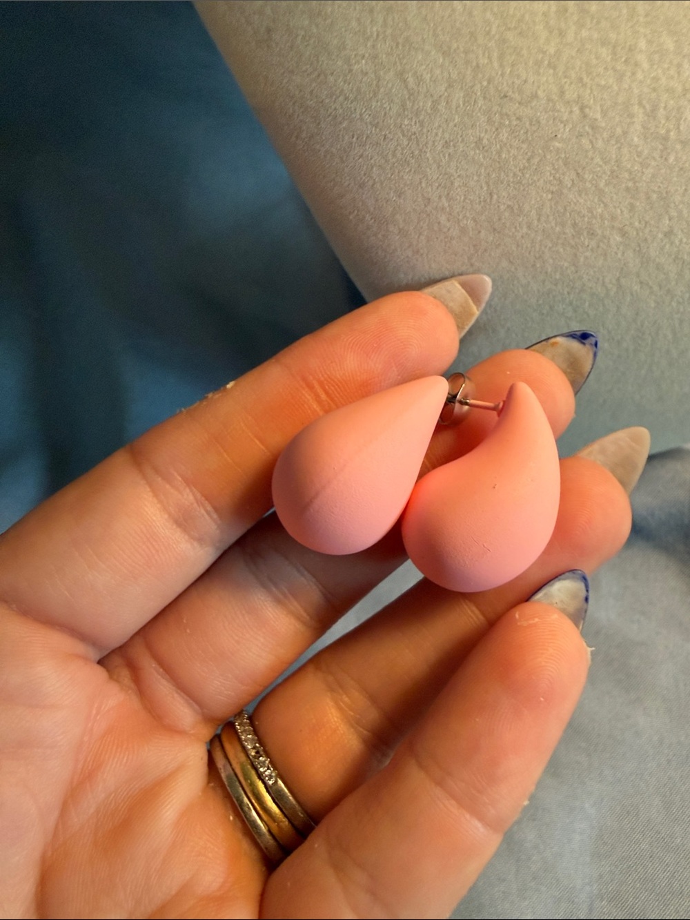 Soft Pink Teardrop Earrings – Lightweight Everyday Style